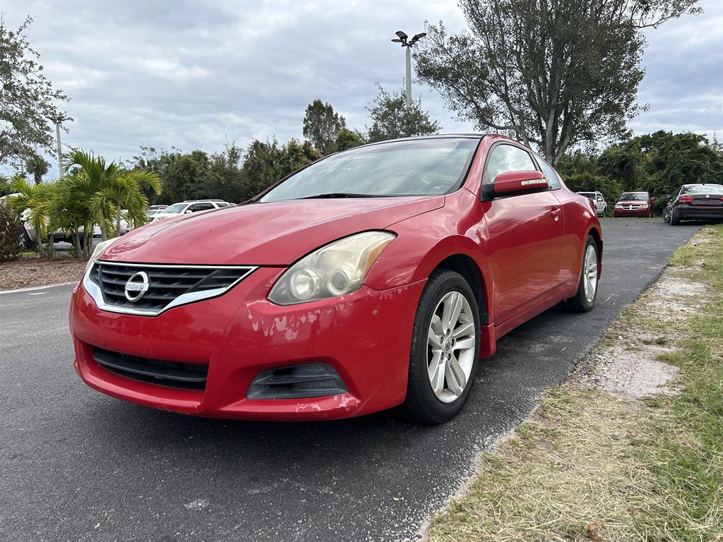 2010 Nissan Altima S's photo