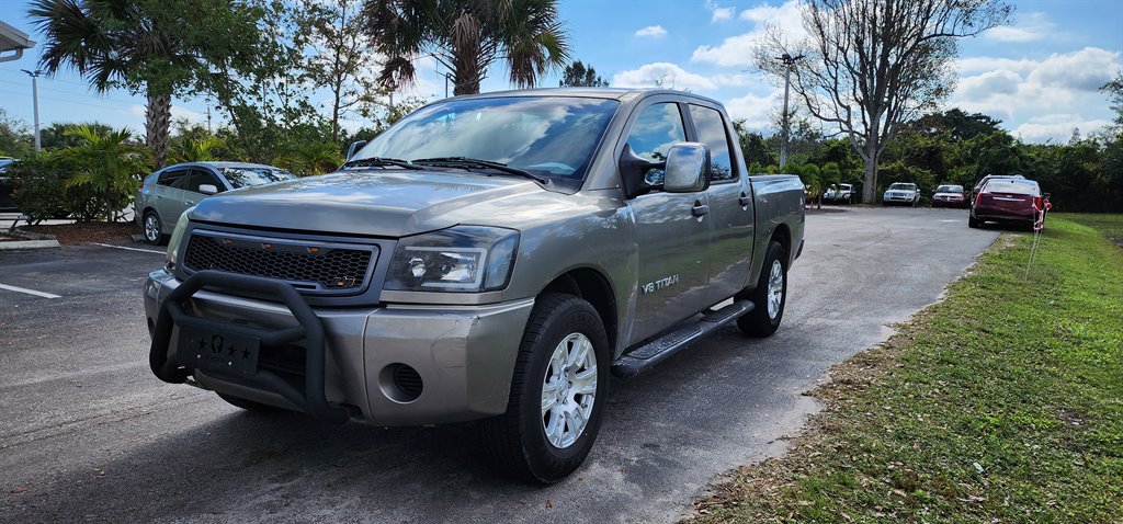 2006 Nissan Titan XE's photo